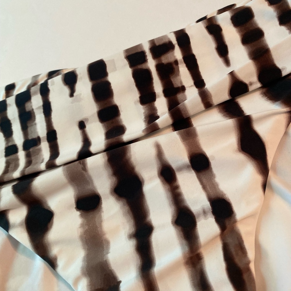 La Blanca 
Twisted BambooShirred Hipster
Bikini Swim‎ Bottom - Picture 3 of 8
